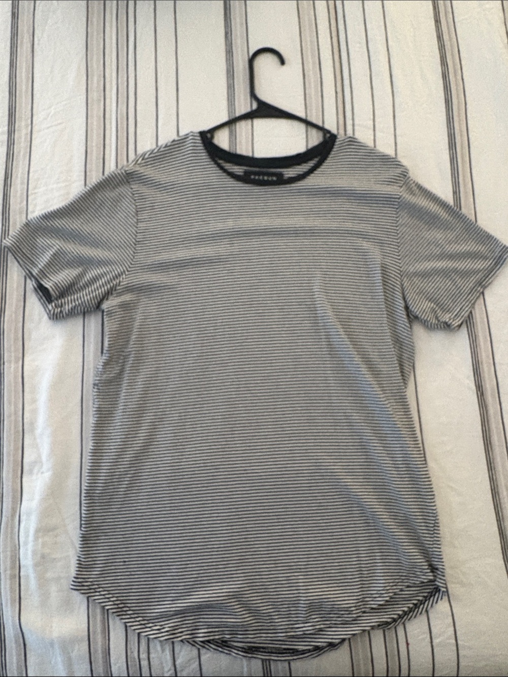 Men’s Pacsun Scalloped Hem Striped Tee